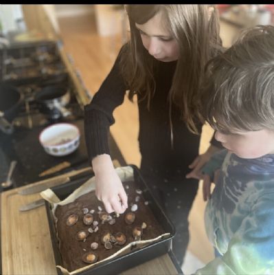 Elizabeth-and-Elliott-Rocky-road