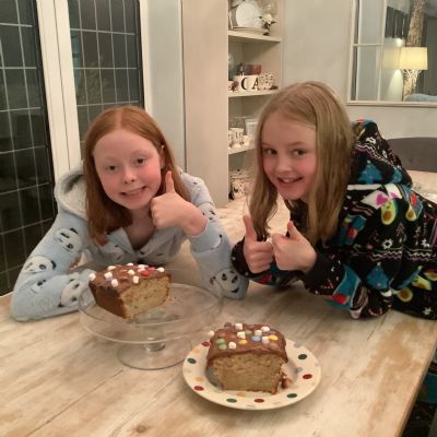 Eva-and-Imogen-Chocolate-and-banana-cake-2048x1536