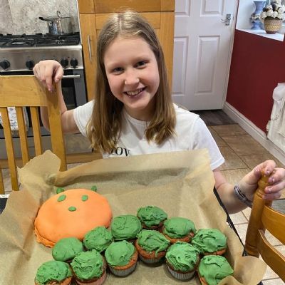 Sophie-Giant-caterpillar-cake